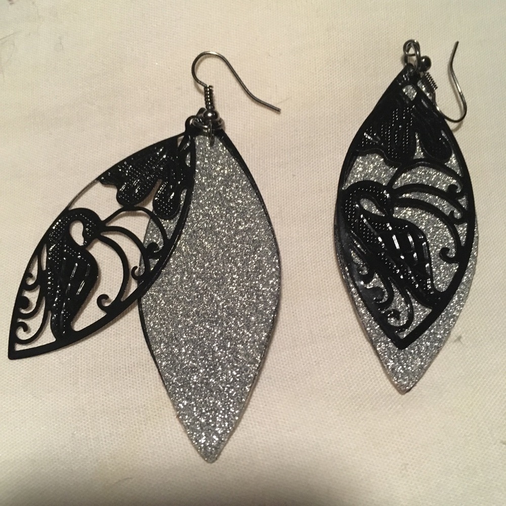 Bird Earing - Picture 2 of 3